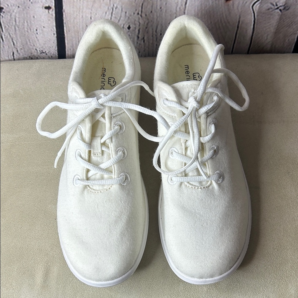 NWOT Merinos White Lace-Ups Sneakers, white US size 10W